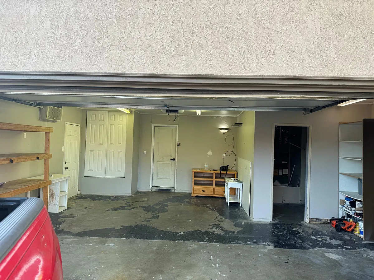 Building Photo - 44060 Palm Ln