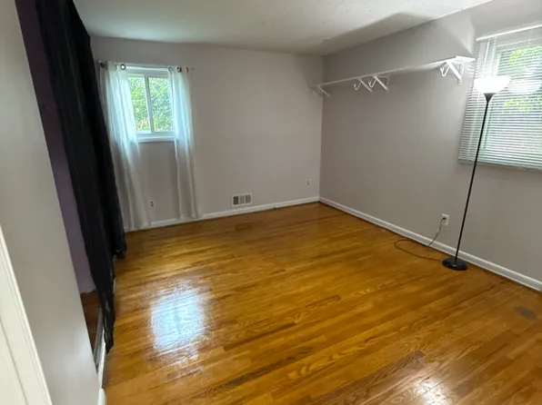 4310 Lyons St, Temple Hills, MD 20748