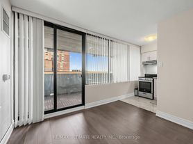 720 Spadina Ave