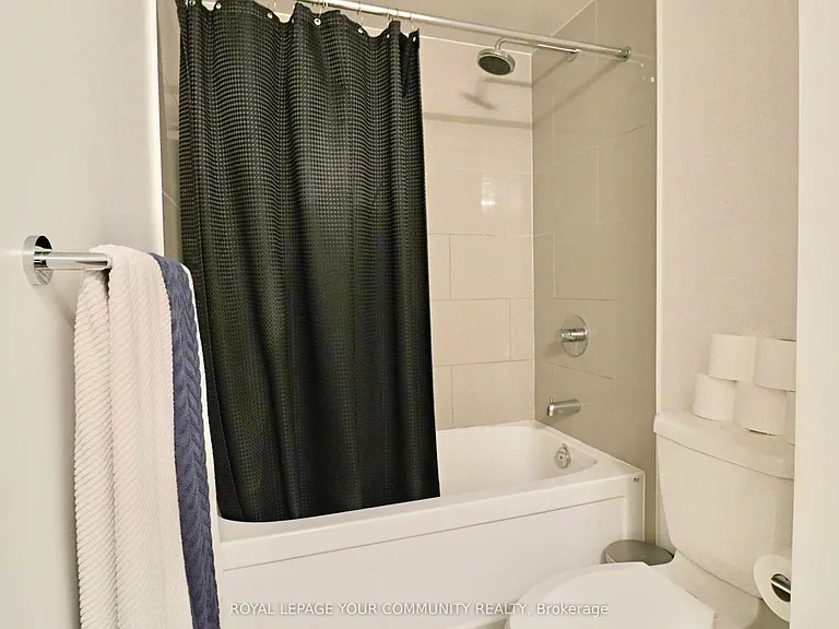 100 Harbour St #5207 — Photo 8