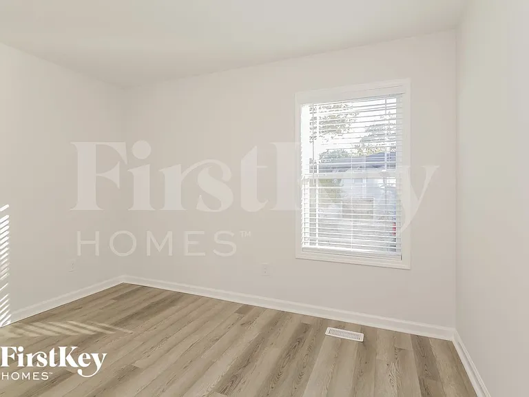 1213 Carolyn Ave — Photo 12