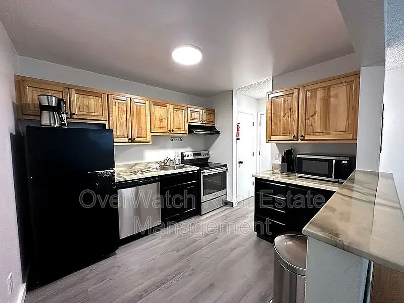 1 bed, 1.0 bath, 700 sqft, $1,800 — Photo 4