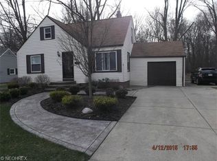 2270 Canterbury Rd, Westlake, OH 44145