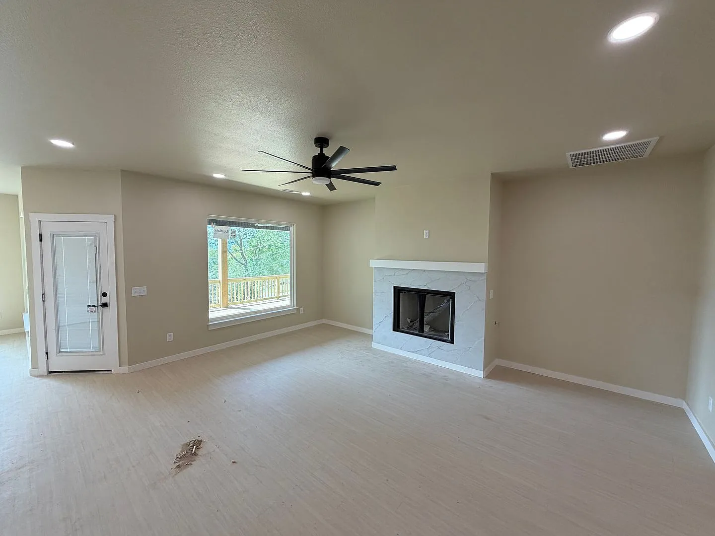 1/2 off first months rent if lease starts 9/1 — Photo 2
