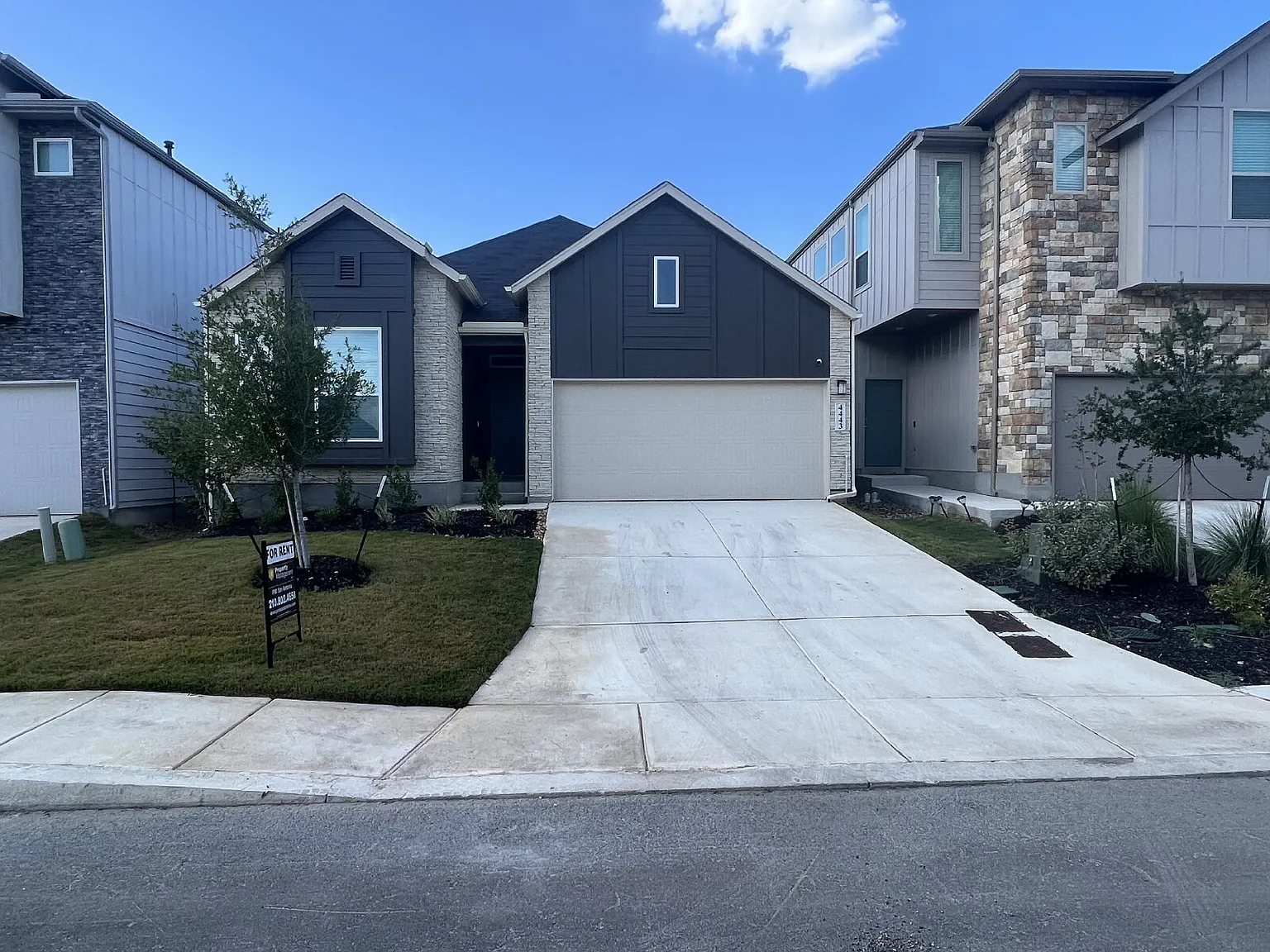 3 bed, 2.0 bath, 1661 sqft, $1,795 — Photo 2