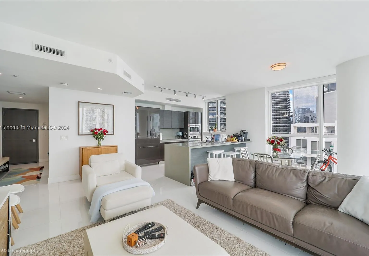 3 bed, 1710 sqft, $8,000 — Photo 2