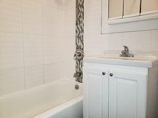 Rented by Signature Property Realty | media 30