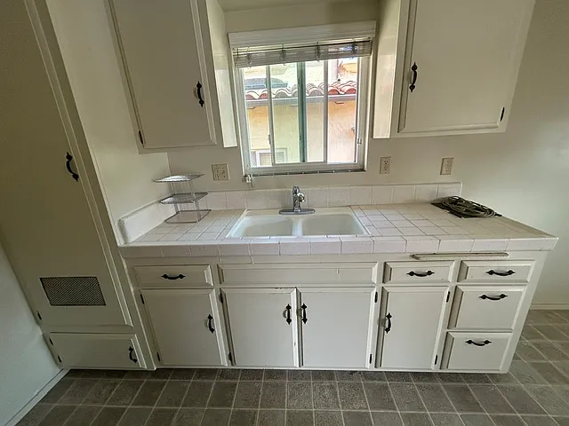 1 bed, $2,100 — Photo 4