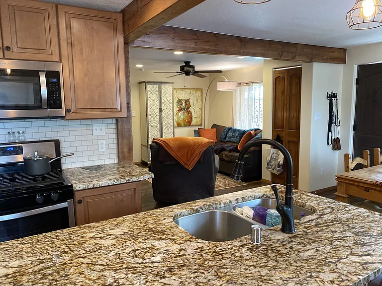 127 Oakley Ln — Photo 18