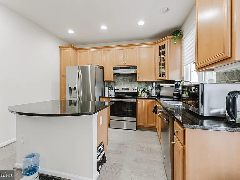 4577 Derring Ln — Photo 4