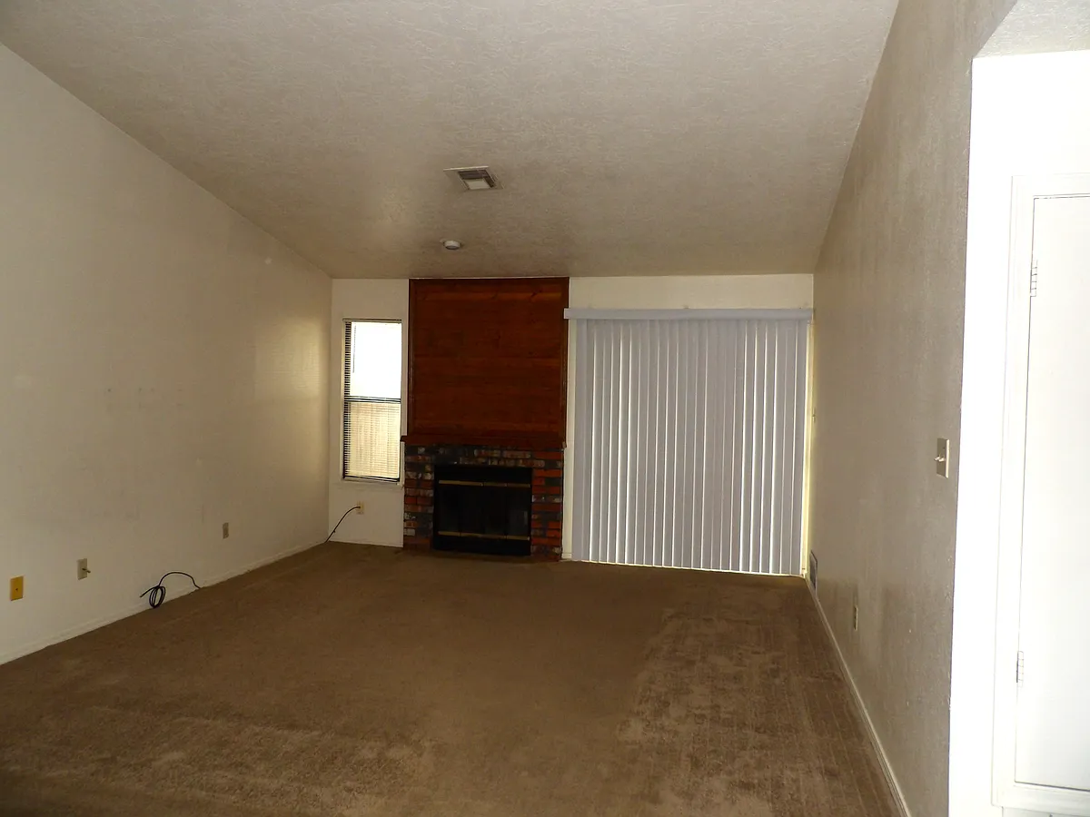 Building Photo - 6820 NW Willow Springs Dr
