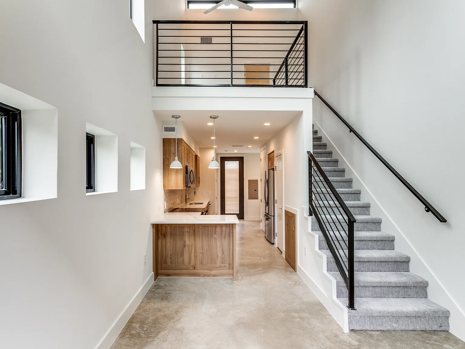 Studio, 600 sqft, $2,200 — Photo 4