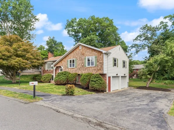 17 Tamarock Ter, Stoneham, MA 02180