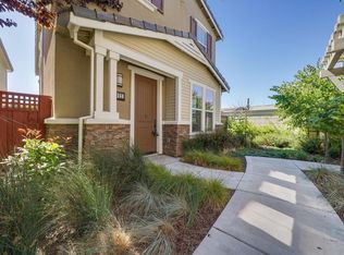 922 Holly Pl, East Palo Alto, CA 94303