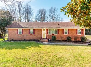 8023 Linda Lake Dr, Charlotte, NC 28215