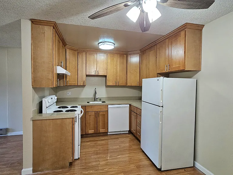 4217 McKellar Ln — Photo 2