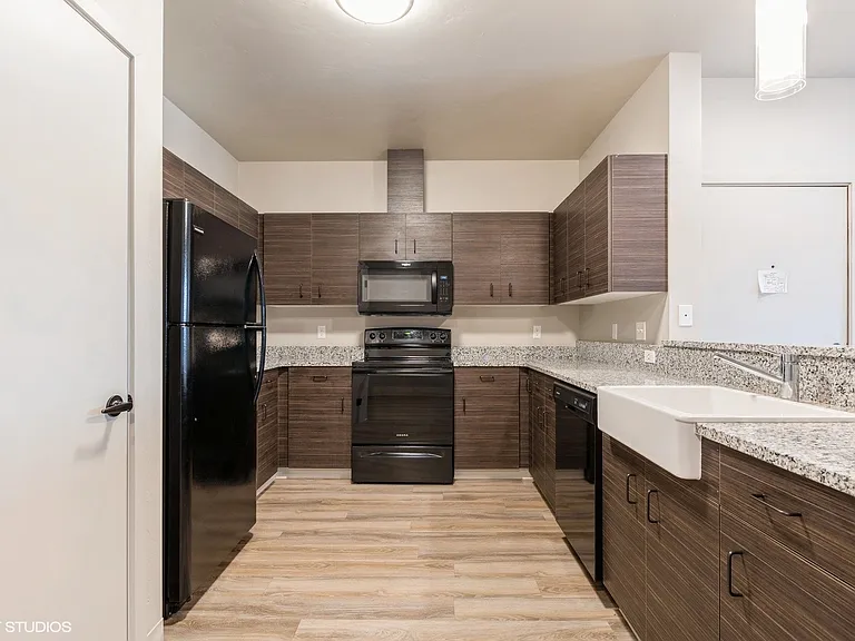 Eagle Valley Ranch Apartments — Photo 13