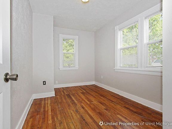 4th image of 1136 Madison Ave SE APT 4
