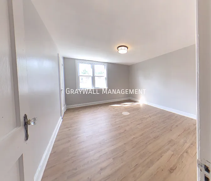 480 Westmont Dr — Photo 4