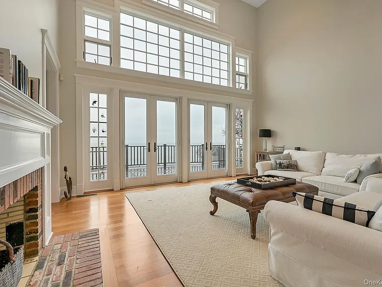 580 Lloyds Ln — Photo 9