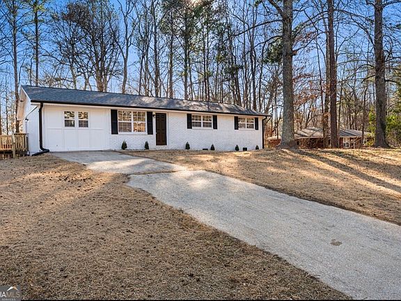 4th image of 4975 Springbrook Dr