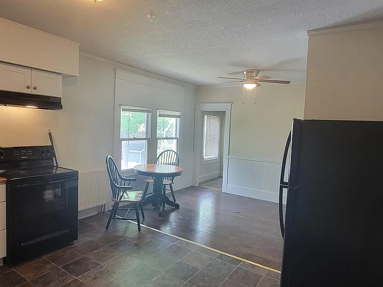 191 Center St #3 — Photo 3