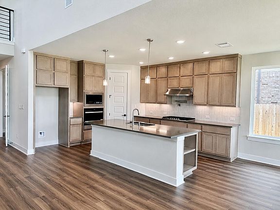 3rd image of 19600 Erna Dr