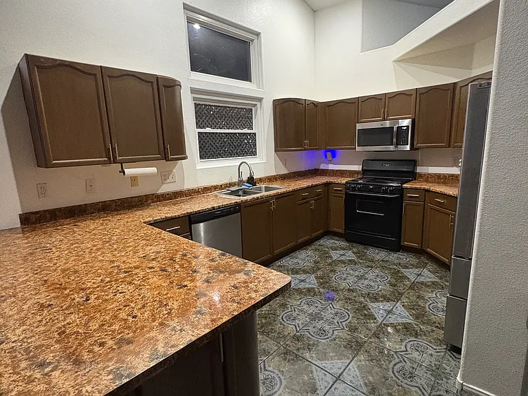 6230 Curlew Dr — Photo 3