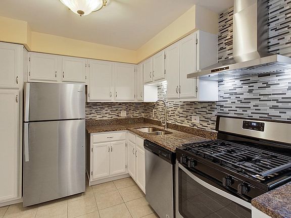 4th image of 1489 N Winslowe Dr Unit 304