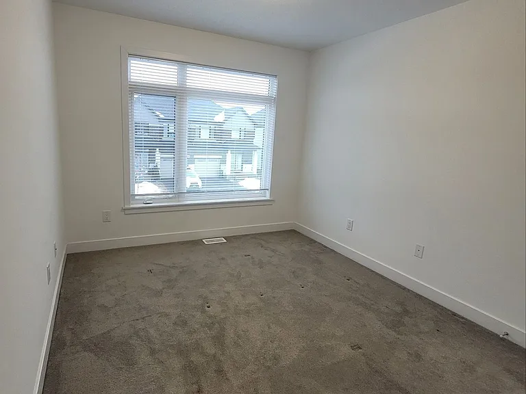 1026 Hydrangea Ave — Photo 17