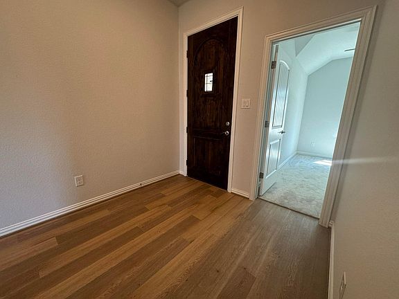 5th image of 324 Old Trinity Way