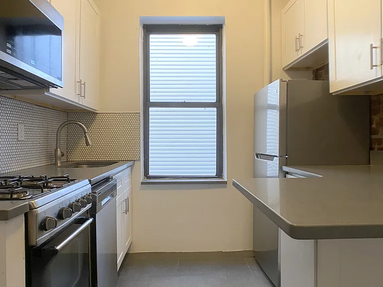 338 E 92nd St #22 — Photo 1