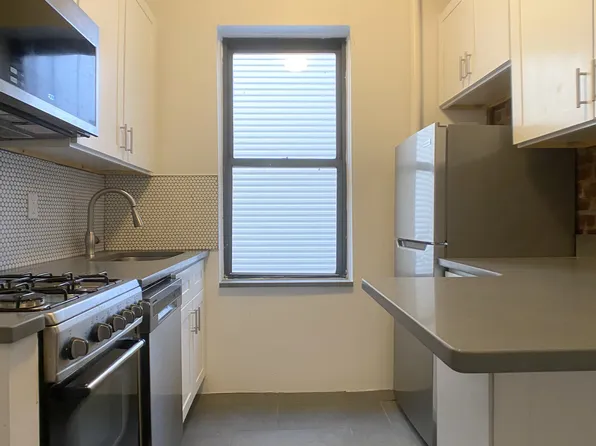 338 East 92nd Street image 1 of 10