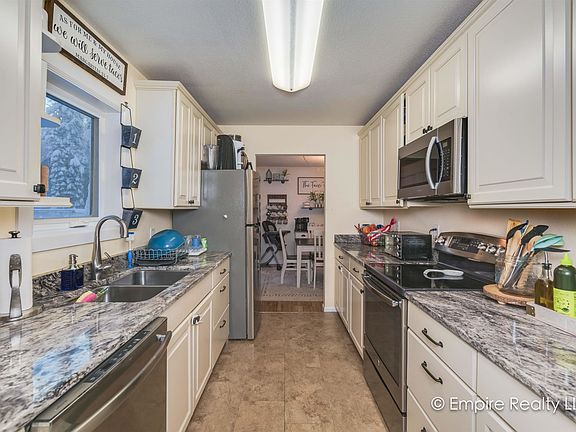 4th image of 2932 Cecile St