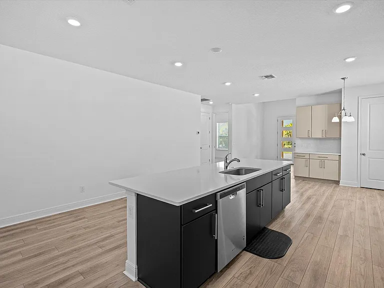 6782 Arnoldson St — Photo 7