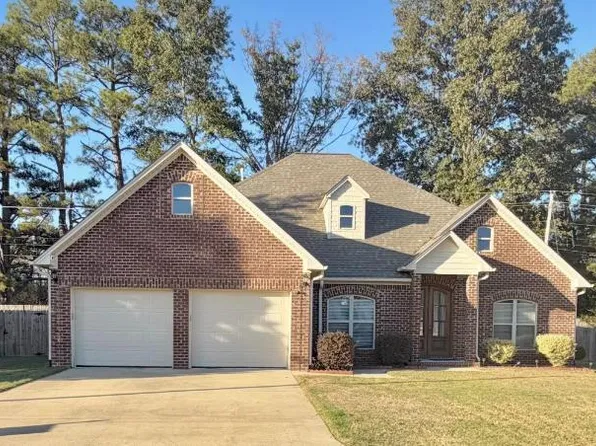 167 Creekwood Cir, Saltillo, MS 38866