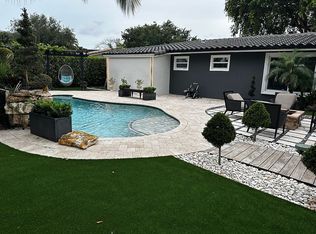 566 NW 12th Ter, Boca Raton, FL 33486