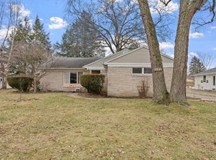 732 Cherry Tree Ln, South Bend, IN 46617