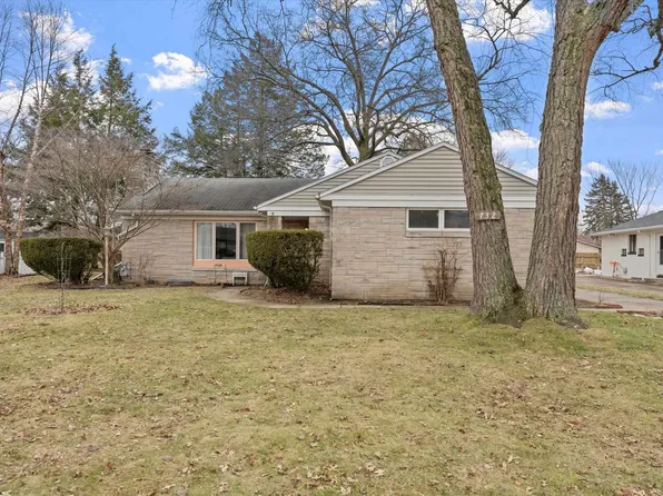 732 Cherry Tree Ln, South Bend, IN 46617