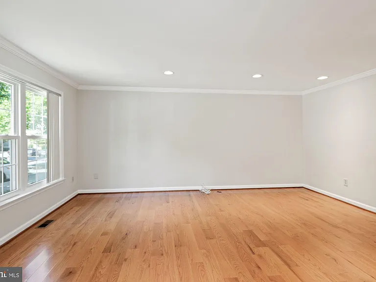 10511 Smithy Ct — Photo 3