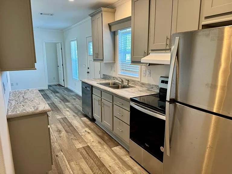 843 E Colonial Cir — Photo 13