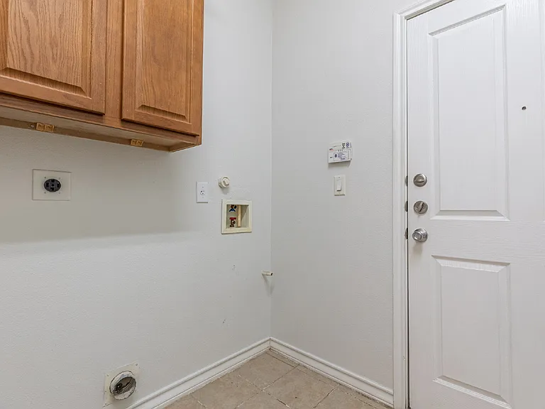22216 Park Summit Cv — Photo 35