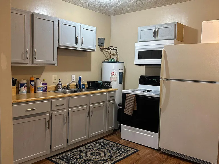 806 W Main St — Photo 5