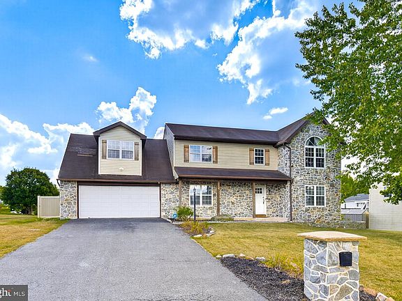 2nd image of 123 Winston Dr