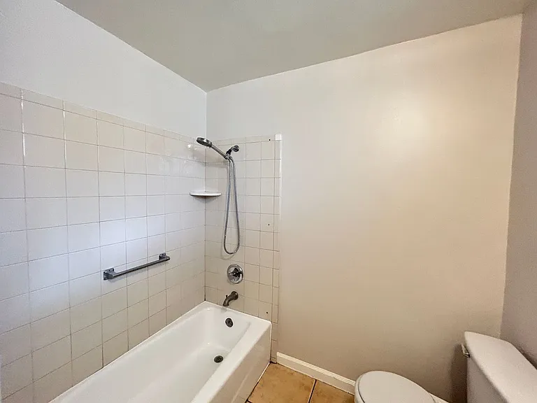 2430 Linden Ave., Long Beach — Photo 6