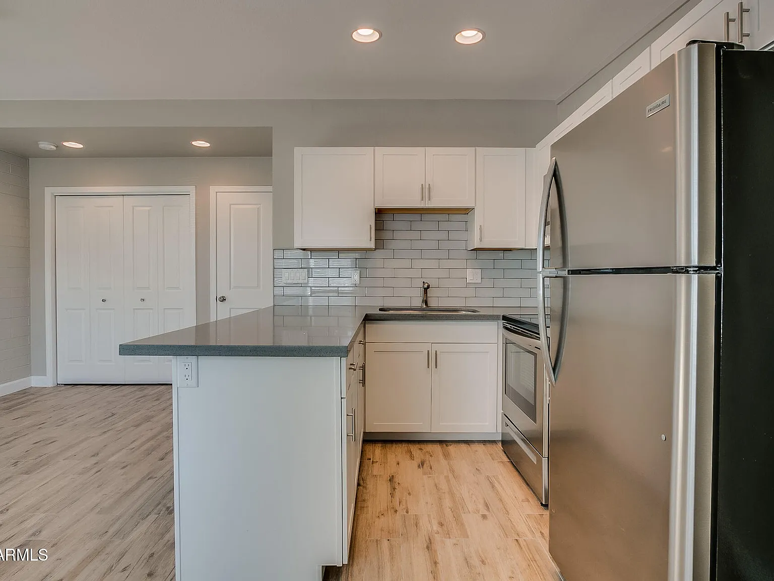 Studio, 1.0 bath, 402 sqft, $1,095 — Photo 4
