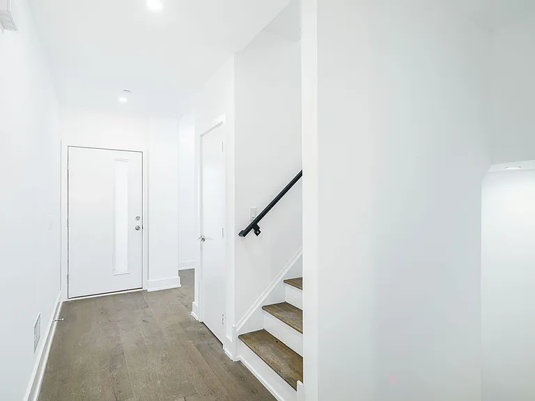 1751 N Howard St — Photo 59