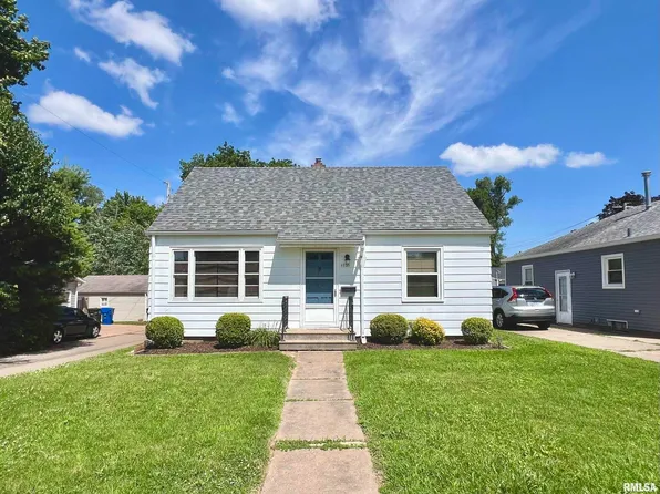 1130 53rd St, Moline, IL 61265