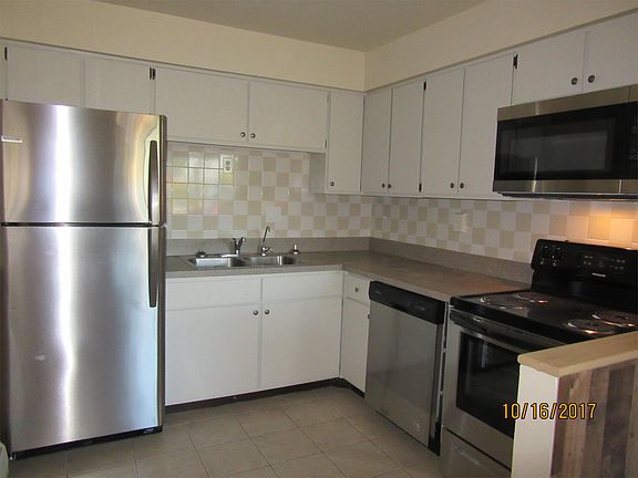 Brand new stainless appliances.