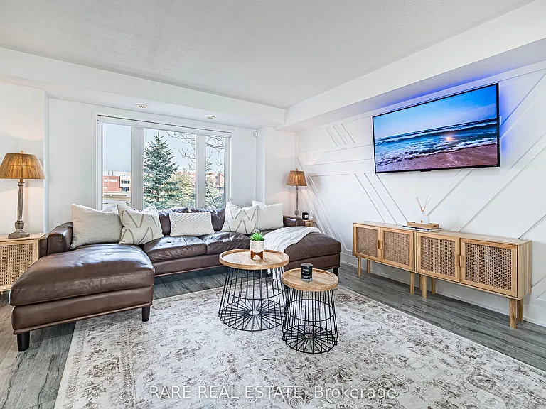 60 Fairwood Cir #28 — Photo 4